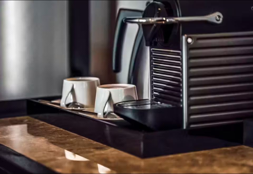 家庭套房（特大床+卡通主题+迷你小冰箱+双衞生间）