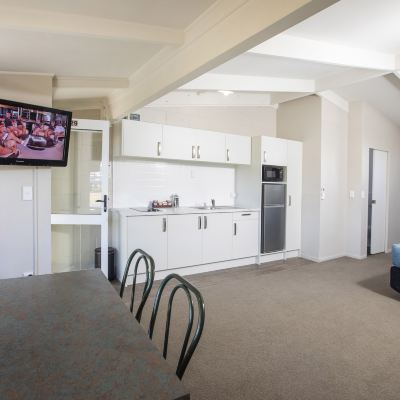 Studio Tahuna Beach Holiday Park & Motel Promo Code