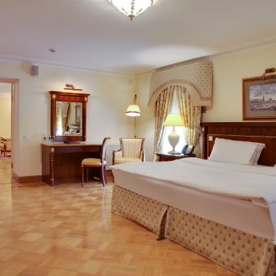 FAMILY THREE-ROOM SUITE "CATHERINE CHAMBERS" WITH 2 BEDROOMS Petroff Palace Boutique Hotel Moscow Promo Code