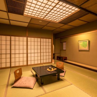 【禁煙】スタンダード和室 内風呂あり 湯快リゾート 山中温泉 よしのや依緑園〈会席タイプ〉 クーポン