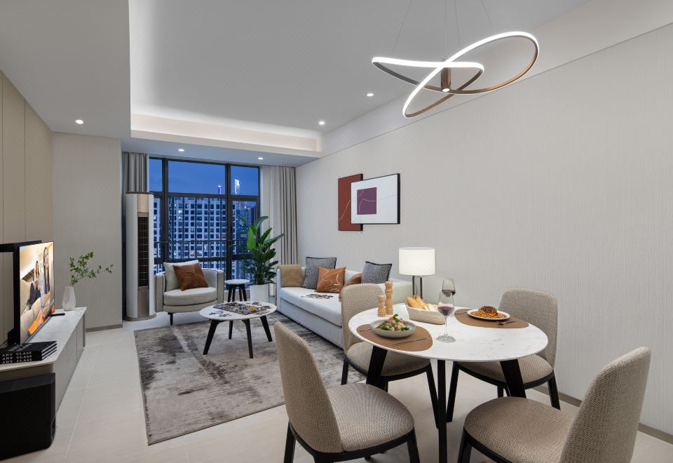 Somerset Haizhu Centre GuangzhouDeluxe One-Bedroom Suite (Washer Dryer + Kitchen + Fridge)