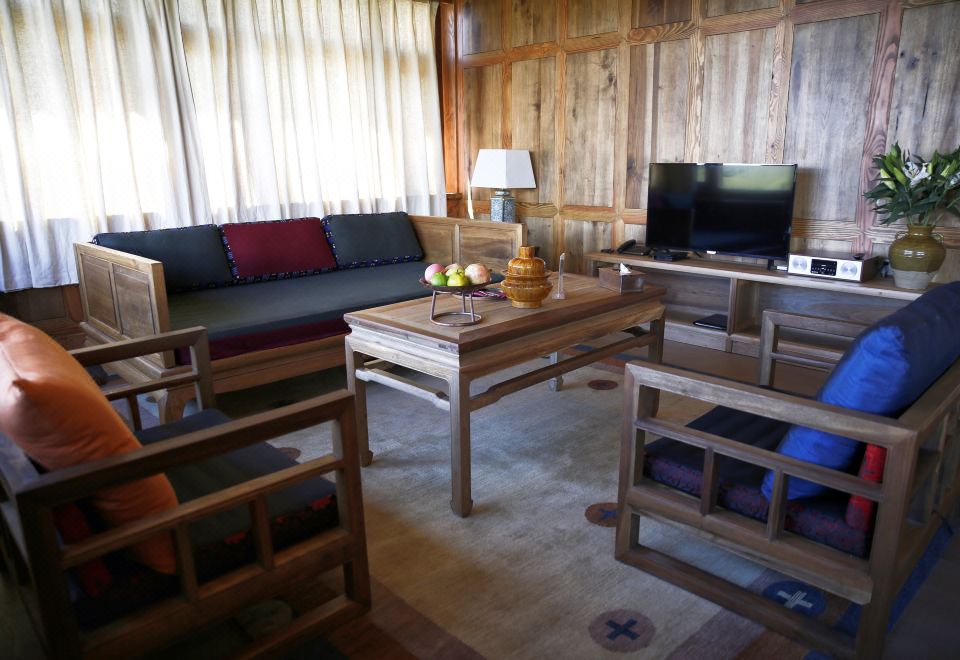 Songtsam Shangri-la LinkaDeluxe Family Suite - 3-Bedroom