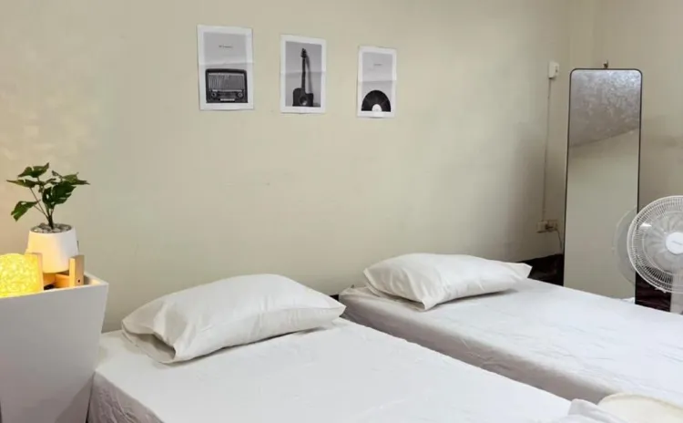 1 เตียง ในห้องหอเพศชาย