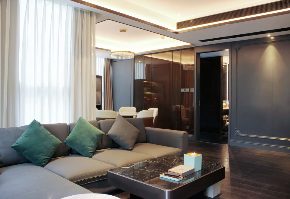 頤華奇遇房（浴缸+戴森吹風機+大客廳+雙洗漱臺）