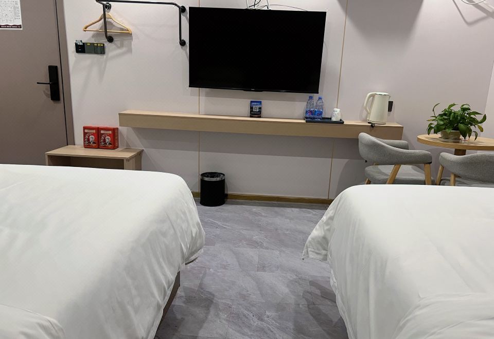 M Hotel (Bai Sheng Shopping Center)Superior Sleep Well Twin Room