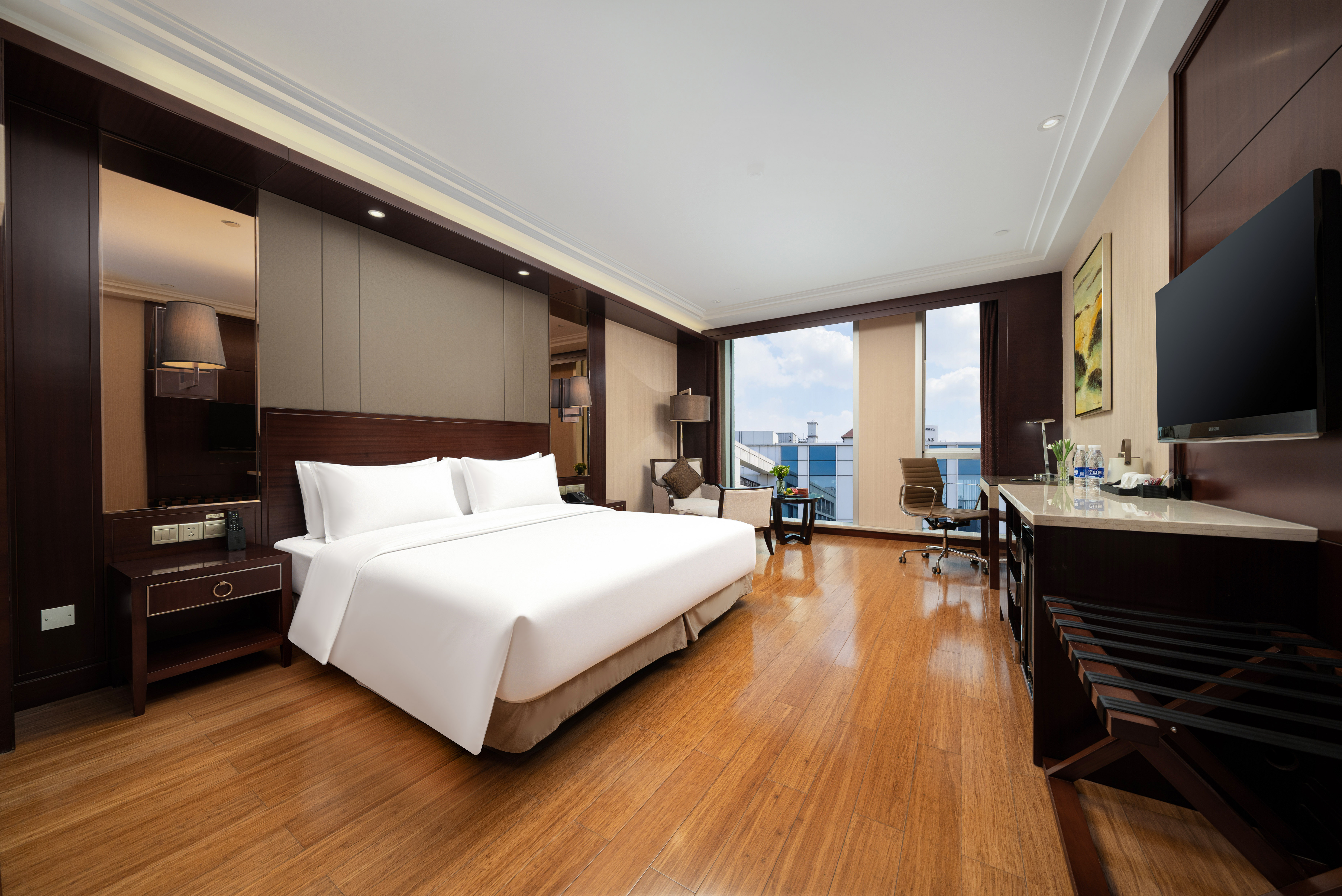 Golden Eagle Summit Hotel KunmingSuperior Queen Room