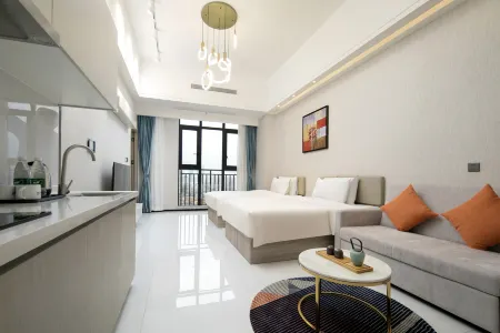 Zhuhai Tianyue Hotel (Guowei Plaza Gongbei Port)