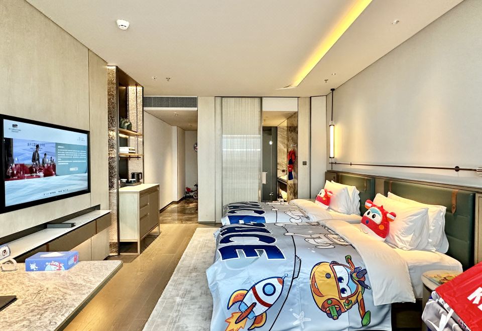 超級飛俠太空主題雙床房