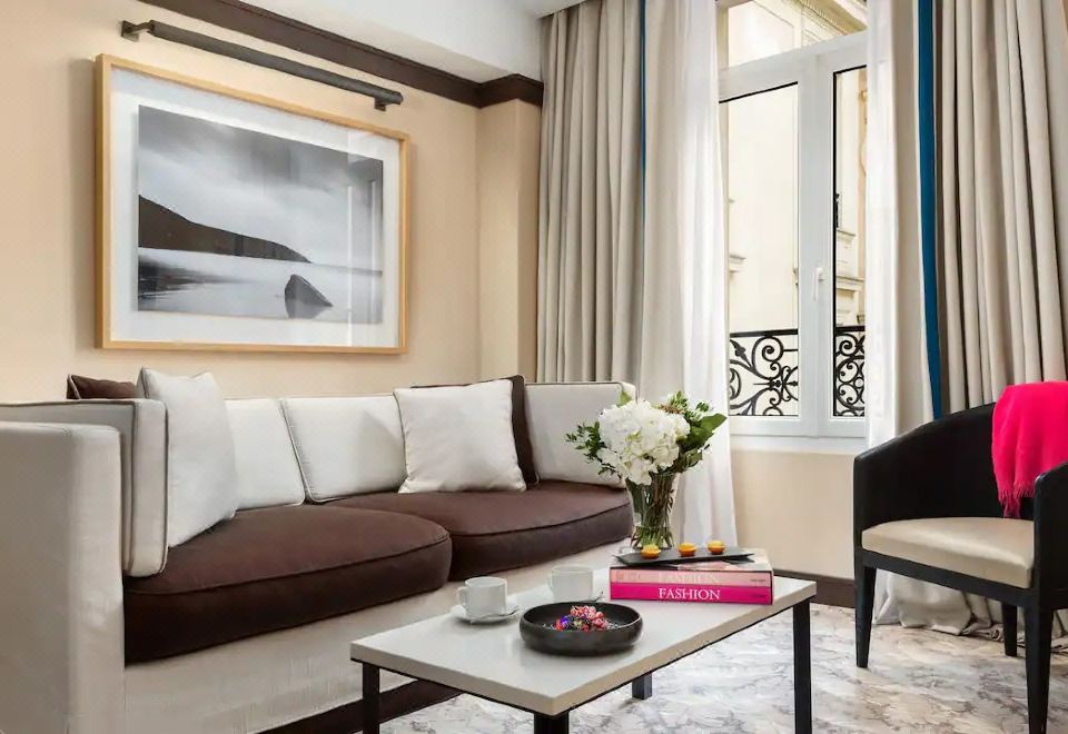 Hyatt Paris MadeleineMadeleine Suite