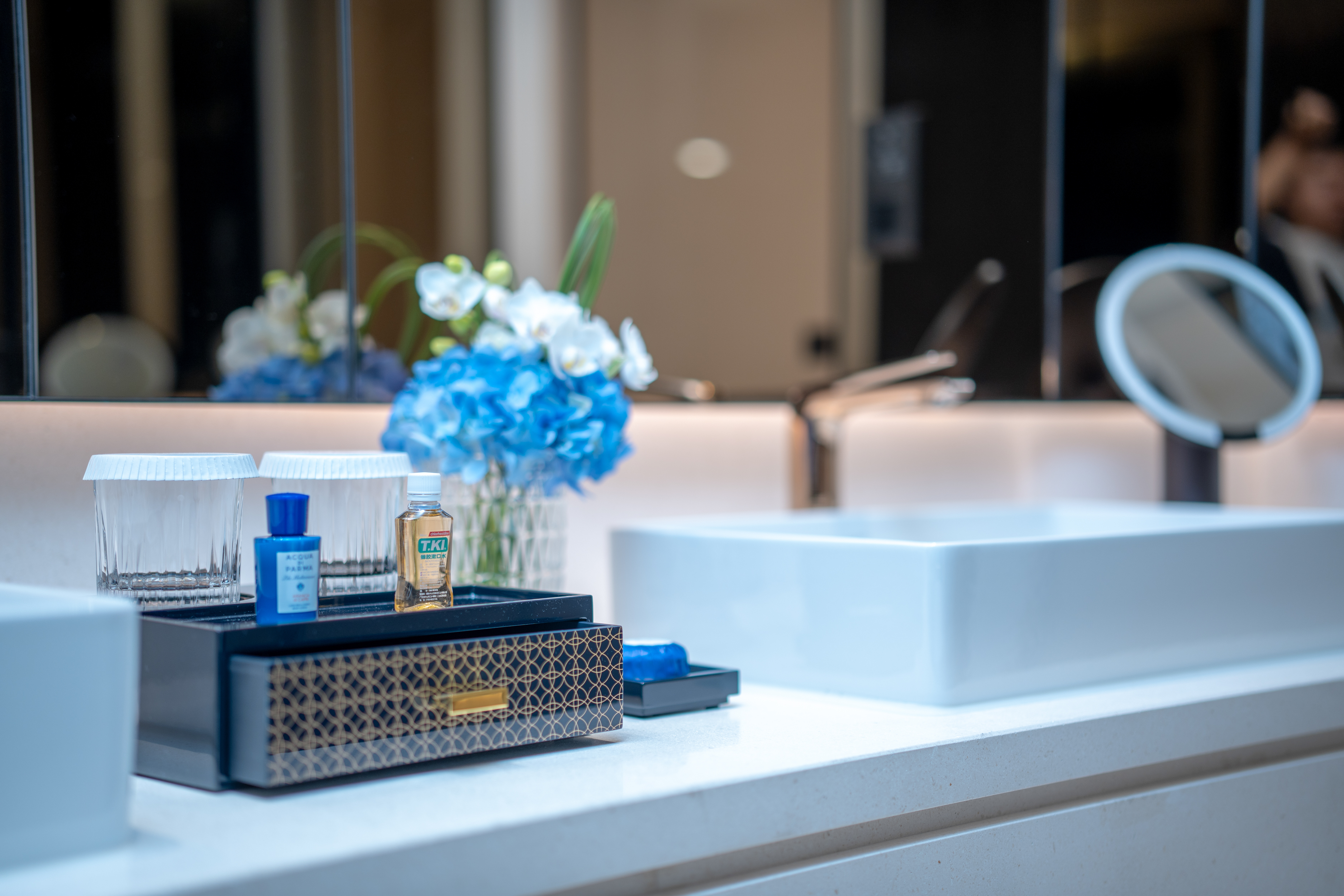 VR特色豪华大床房（观影+游戏）