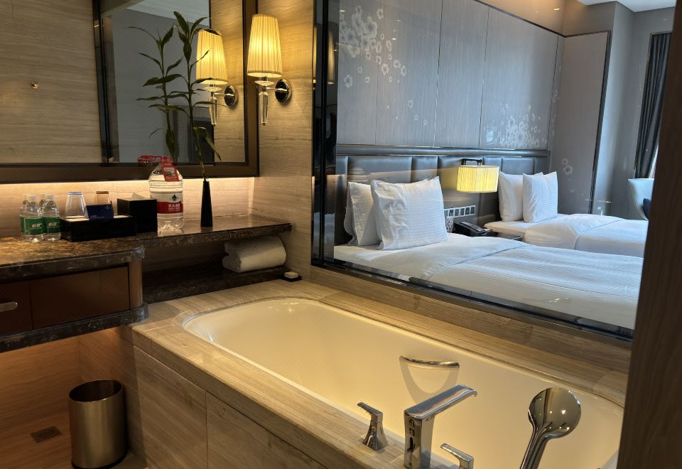 高級豪華河景大床房