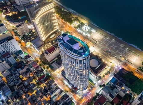 Lyn & SEAs Panorama Beachfront Nha Trang