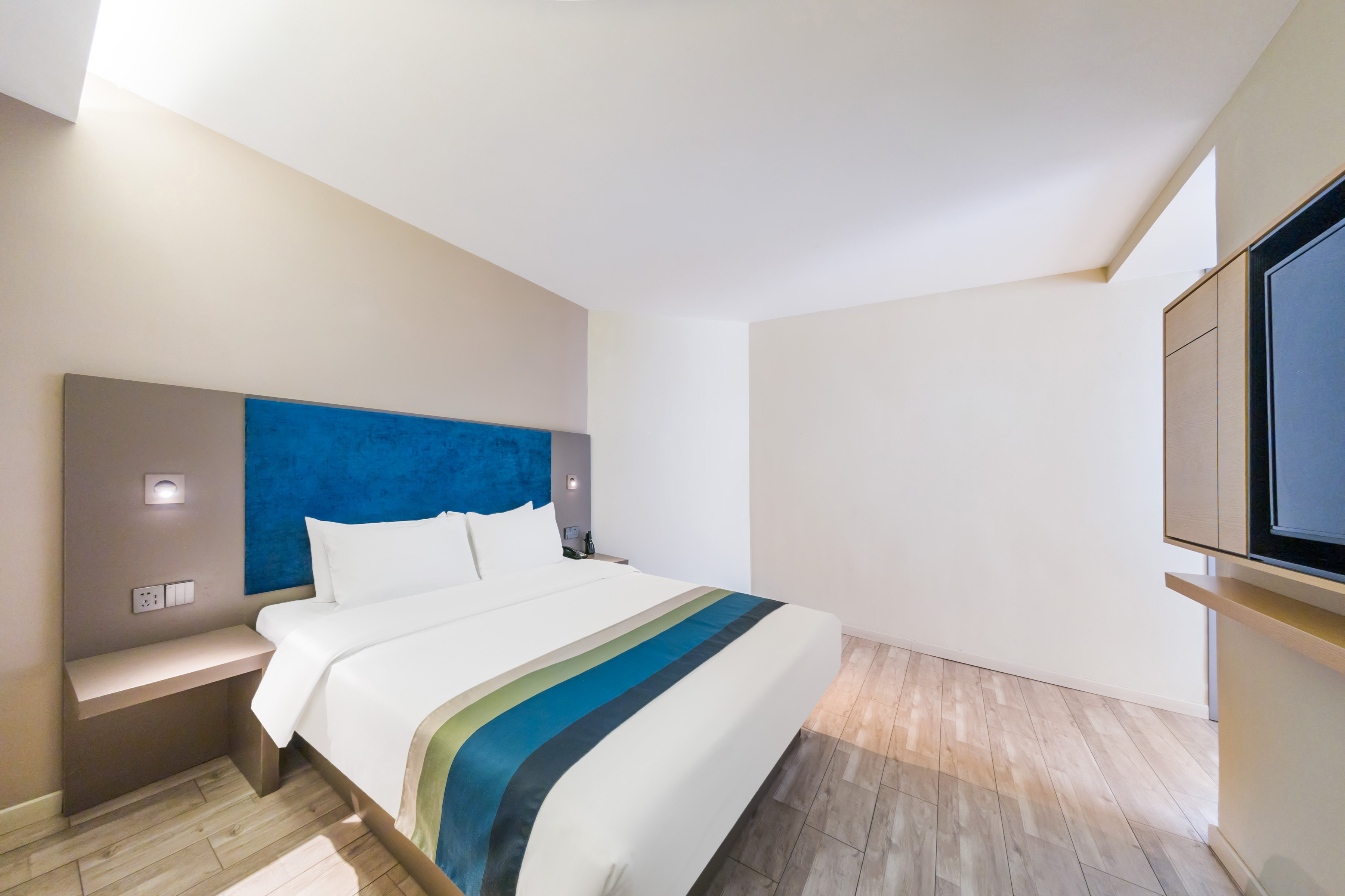 套房（电视投屏+会客厅+地暖开放）