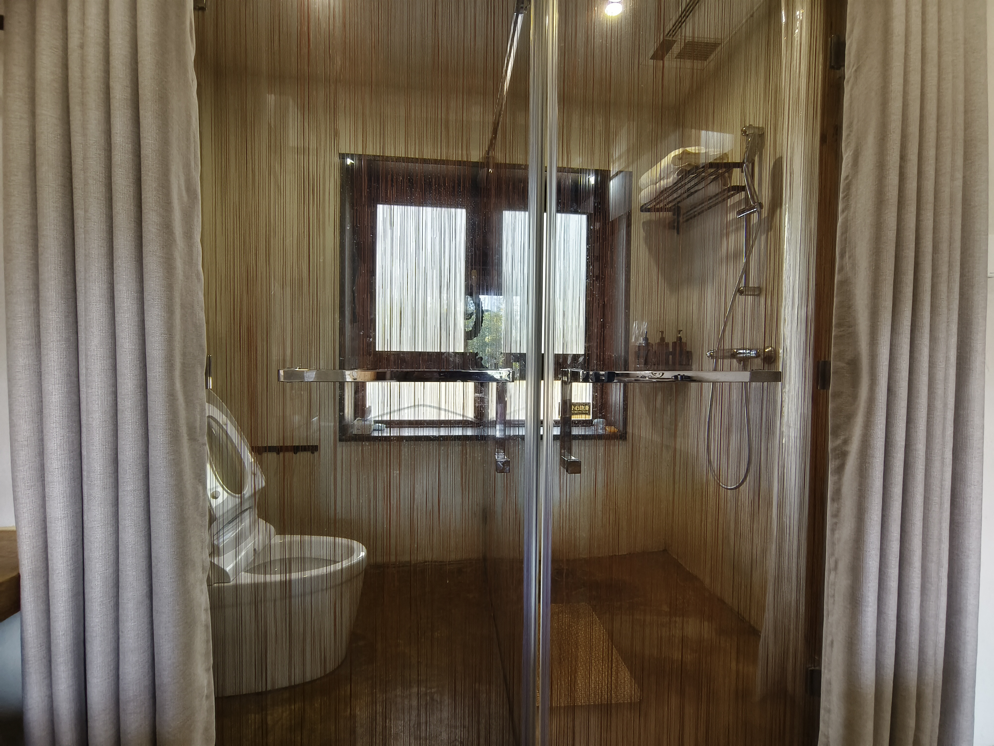 隐林木屋大床房+山景+乳胶床垫+地暖