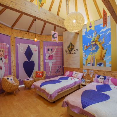 クレヨンしんちゃんコラボルーム「ヘンダーコクーン」 グランシャリオ北斗七星135° クーポン