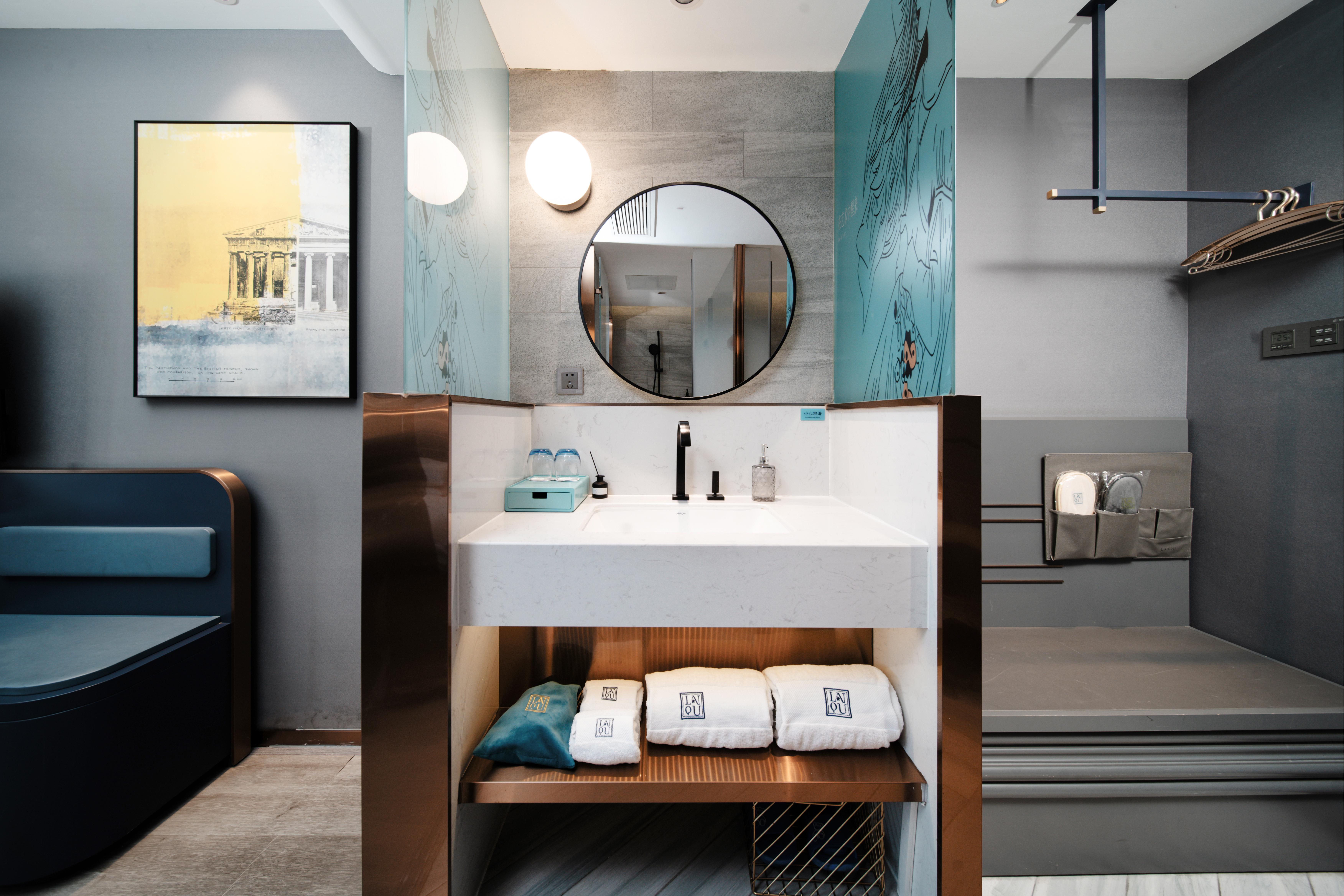 兰艺智能大床房丨零压枕+金可儿床垫深睡无忧