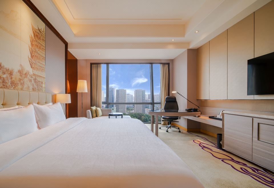 精選豪華大床房「江城煙火，俯瞰樓宇錯落成畫」