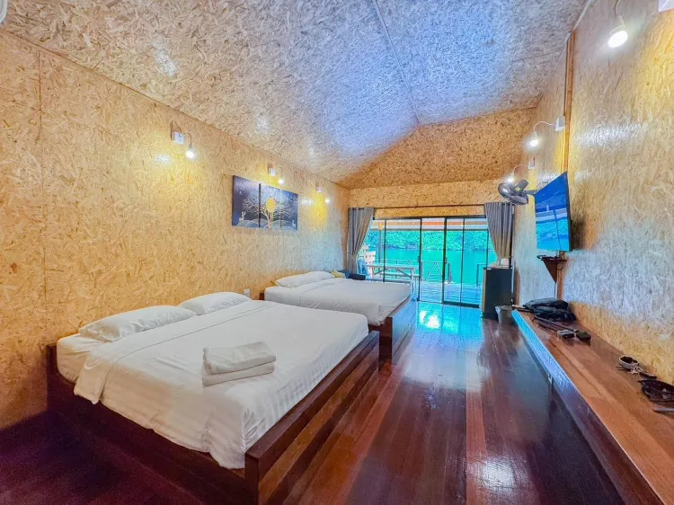 ดีลักซ์เตียงคู่หรือเตียงแฝดพร้อมวิวภูเขาและแม่น้ำ