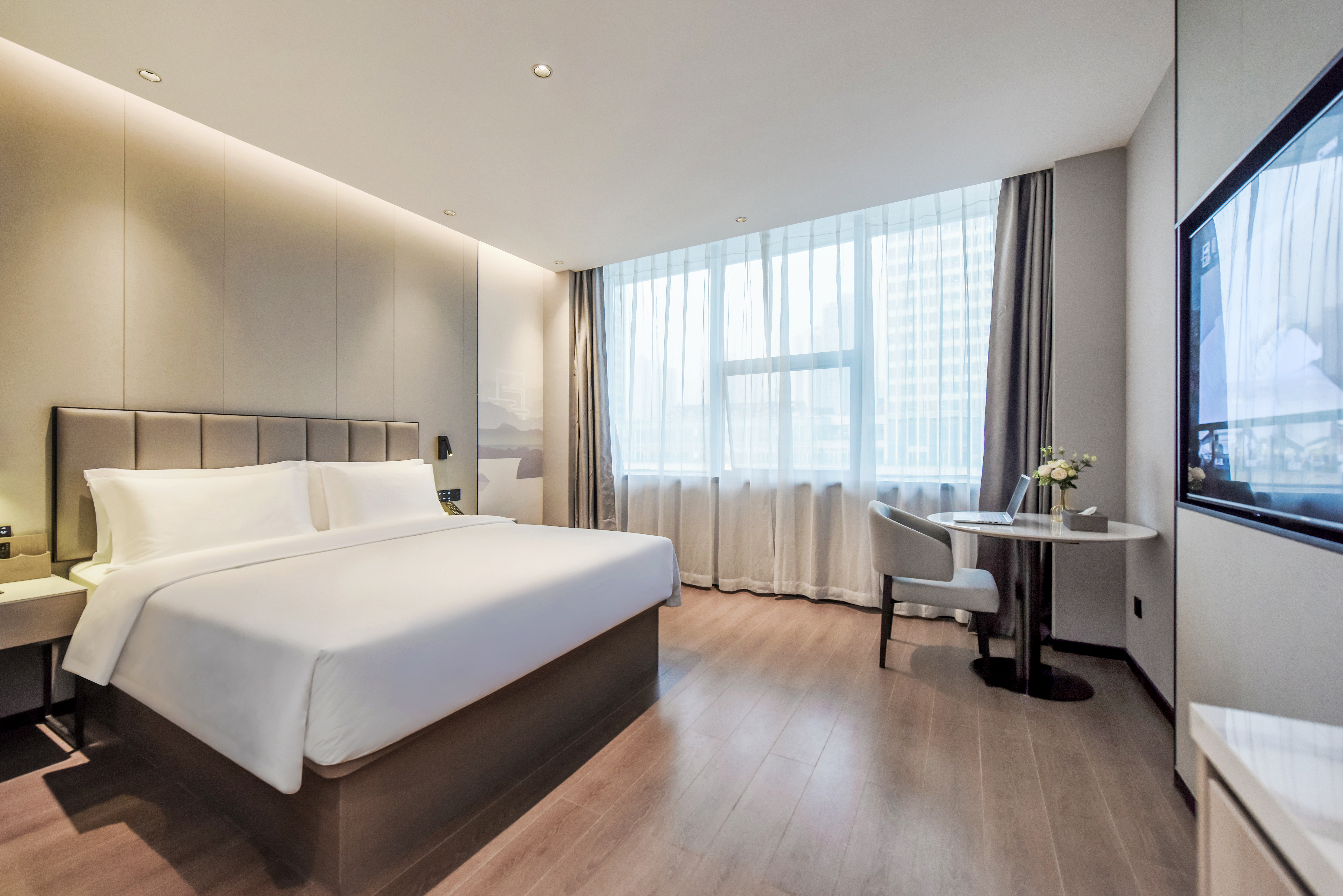 豪华大床房（乐爽小冰箱+喜临门床垫）