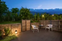 Dali Old City Yueshan Haiban Villa Luxury Hotel