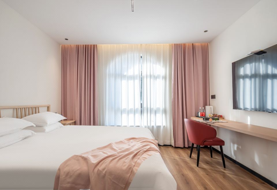 Morning·聽海輕奢大床房