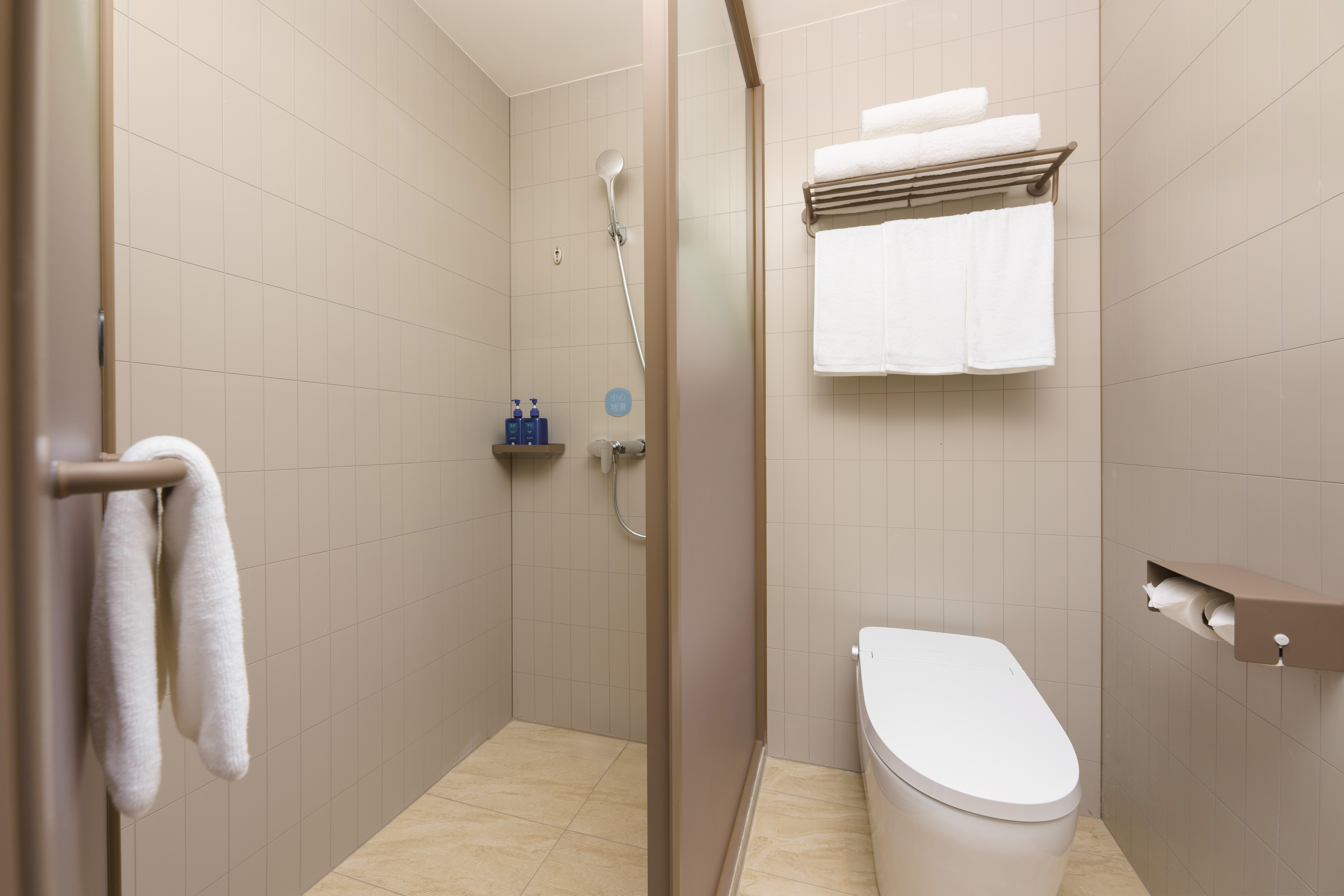 家庭房（喜临门床垫+手机投屏）