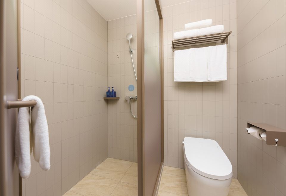 家庭房（喜临门床垫+手机投屏）