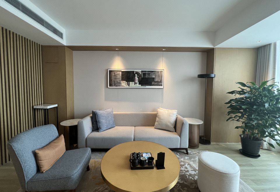 Metropark Hotel Hongqiao ShanghaiDeluxe Suite
