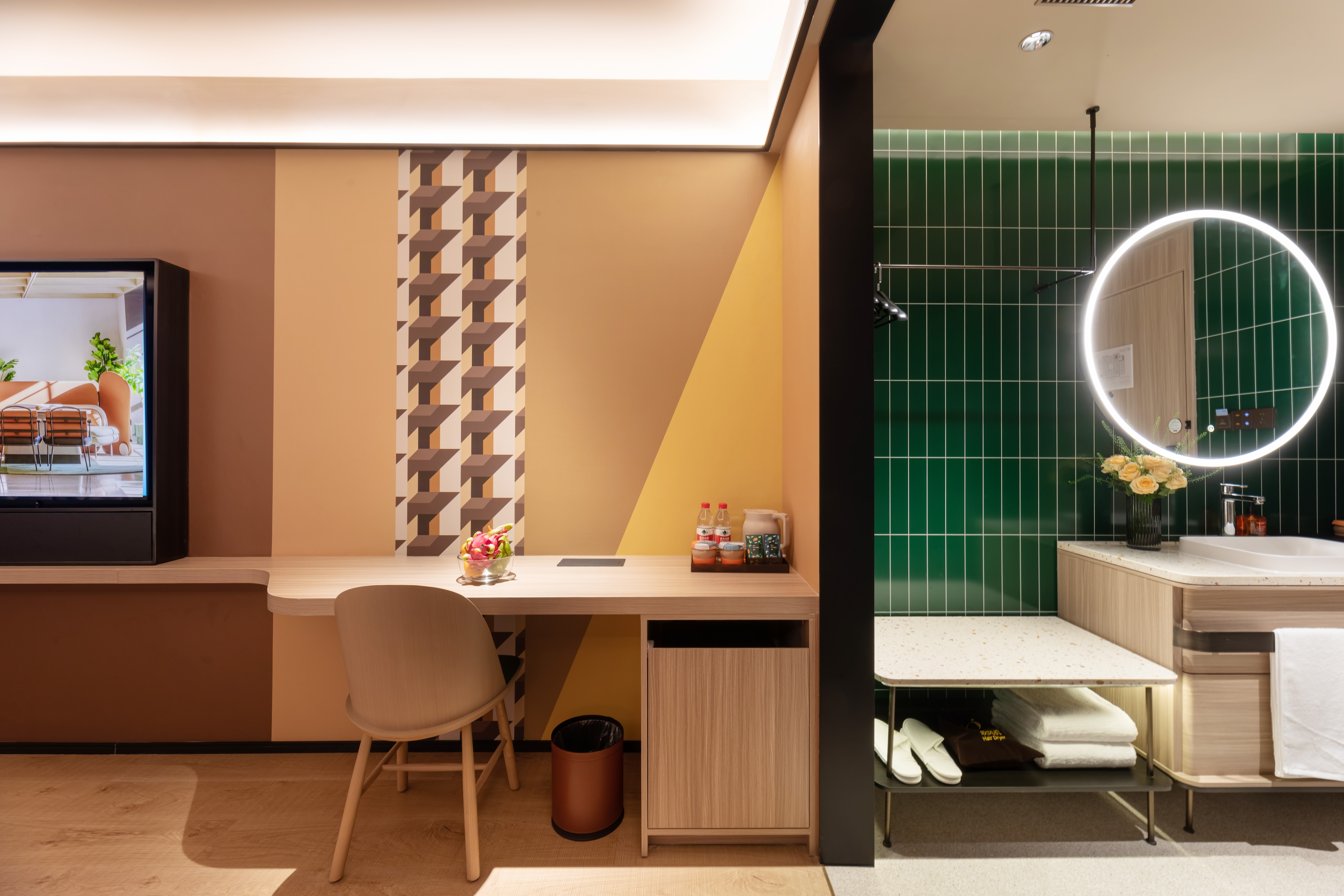 高级双床房（智能客控+电视投屏+小冰箱+智能马桶）