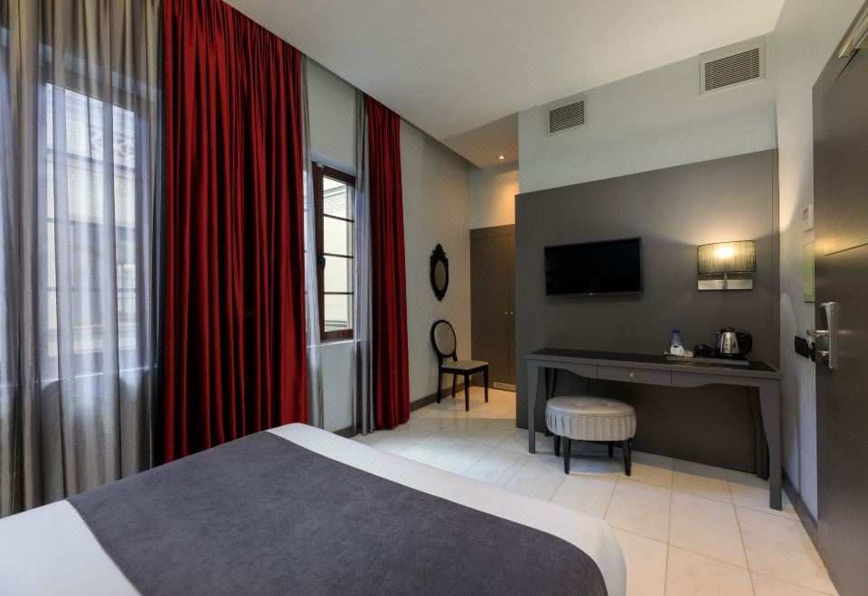 双人床或双床房