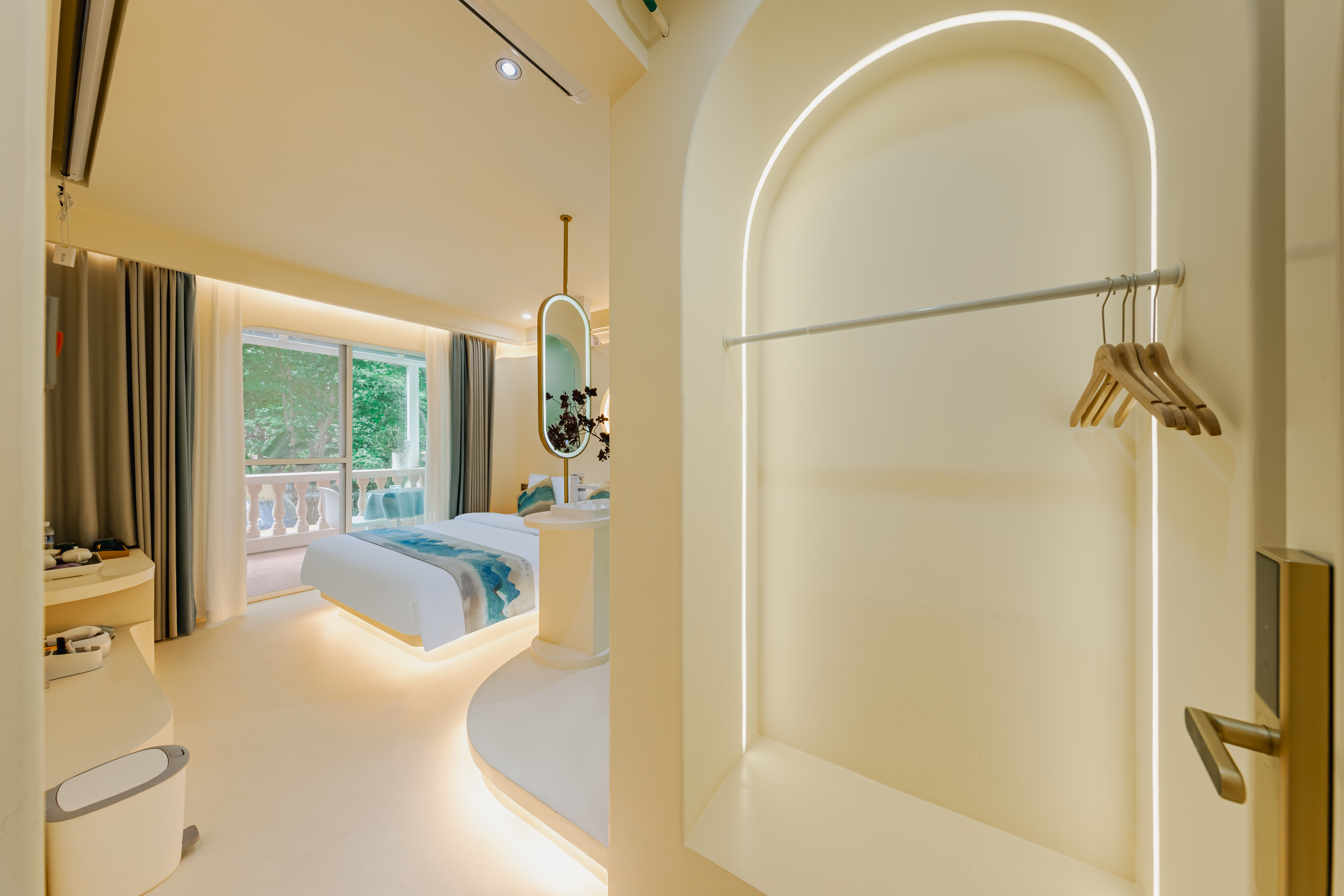 悠澜阁别墅露台大床房【100寸1080p投影+智能马桶+恒温淋浴+空调】