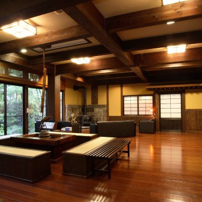 根曲或吊花日式房8榻榻米 帶私人室內溫泉-14.6平方米 山河日式旅館優惠