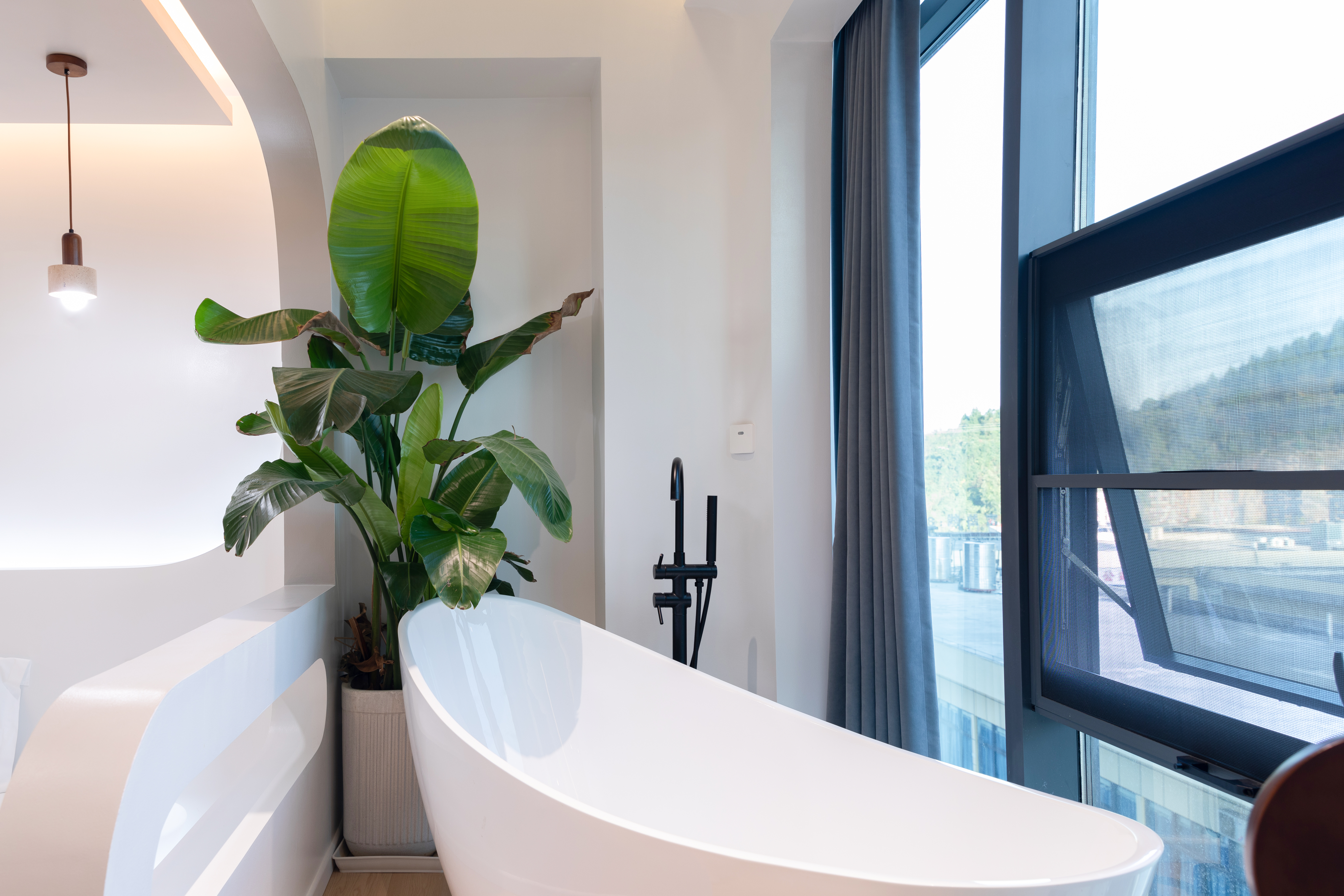 晨暉（浴缸·冰箱·洗衣機·沙發·巨幕投影·智能客控）