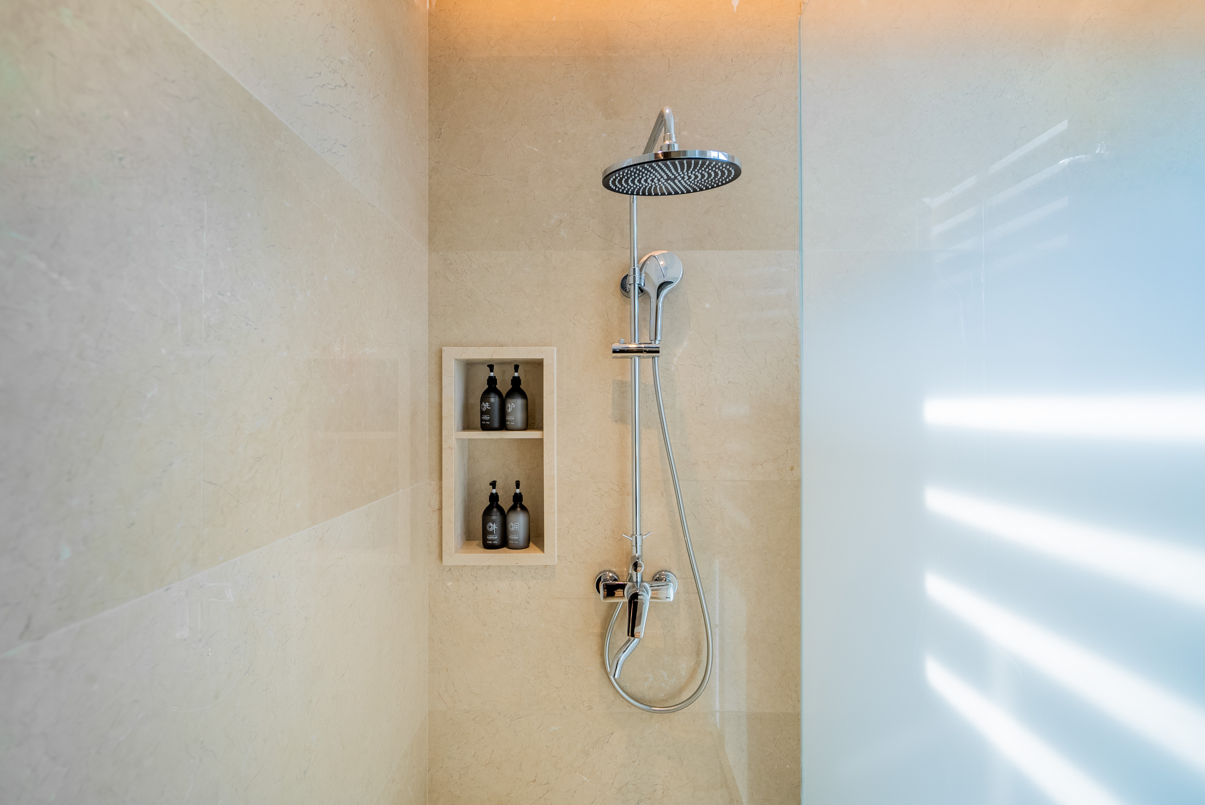 悅享-豪華大床房（助眠床墊+中央空調）