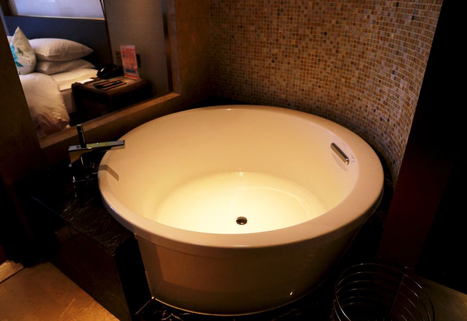 私享影音大床房（100寸4K大屏）