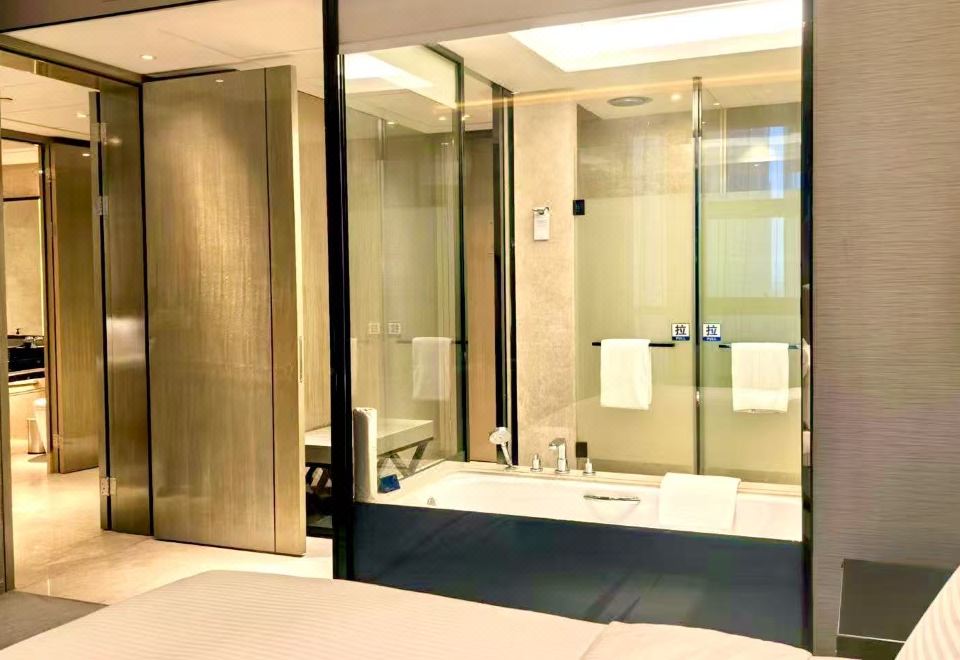 尊享无障碍房（超宽门+辅助扶手+联通房）