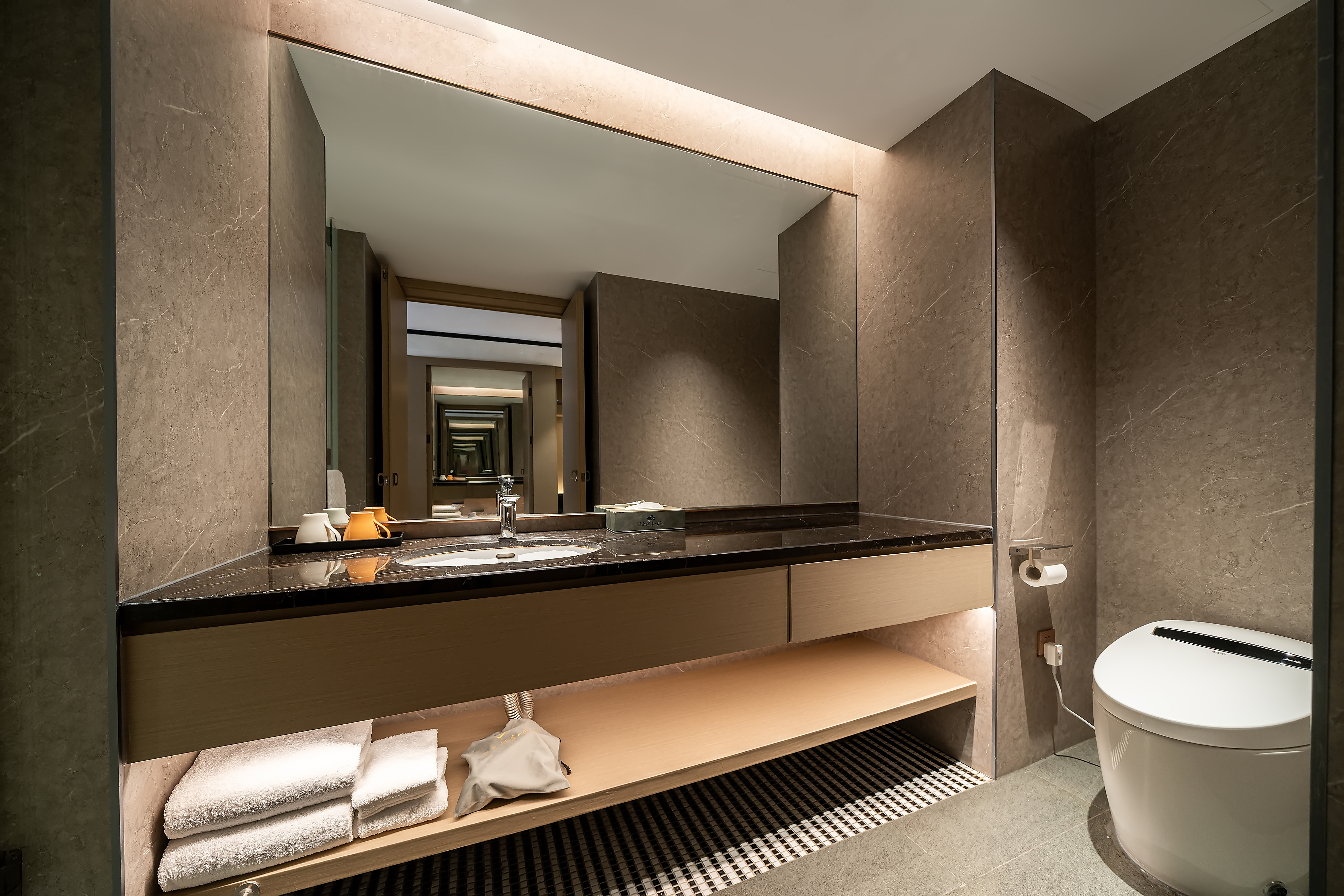 SKJIANSHEHOTELYUNLAN简逸高级大床房（智能语音客控+65寸高清电视）