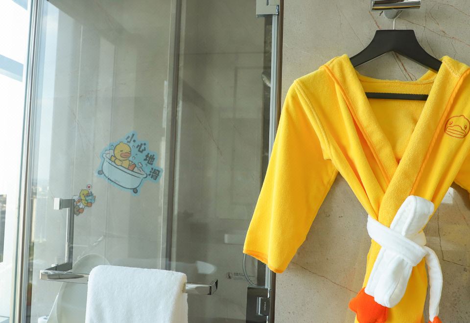 小黄鸭主题亲子双床房