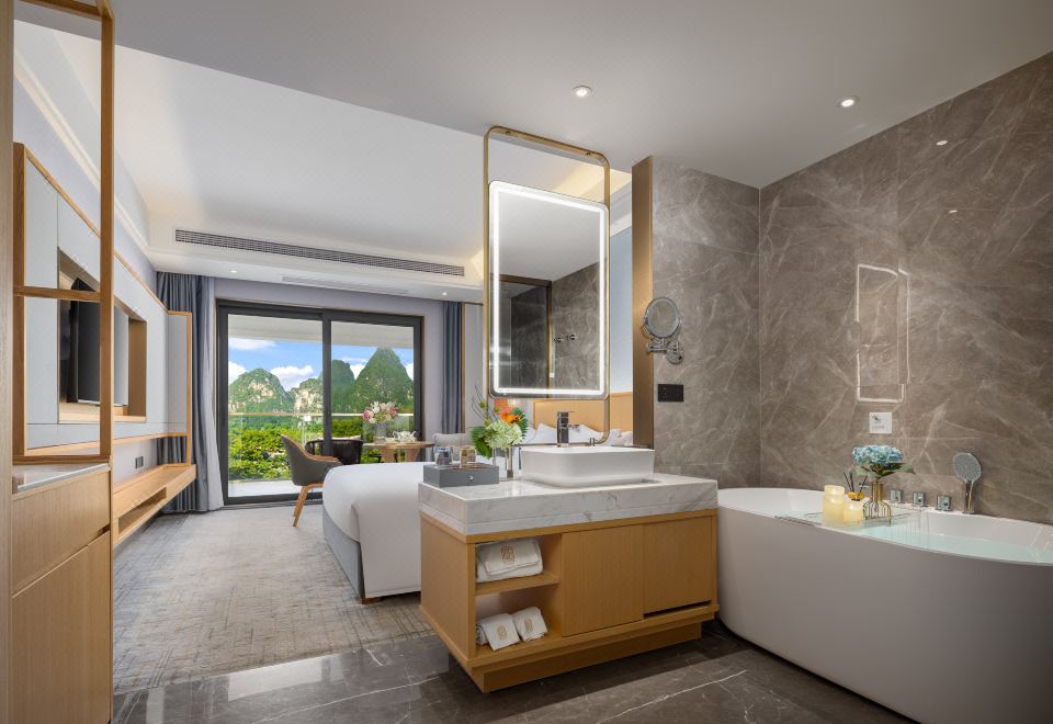 Shixi Landscape HotelGuestroom - River-View (Double Bed) (Bathtub, Balcony)