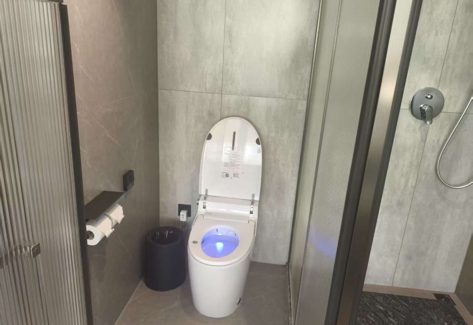 Wyndham Grand Plaza Royale Fengshun Hot Springs ResortElegant Hot Spring Double Bed Room (Private Tub)