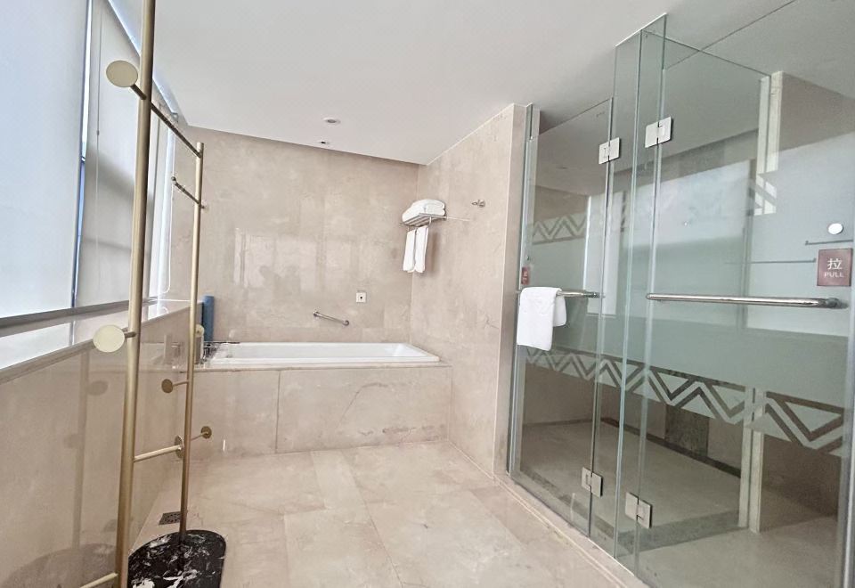 Gloria Grand Hotel JishouExcutive Royal Suite