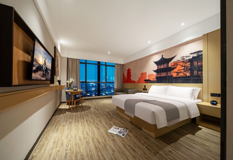 设计师尊享大床房（智能客控+落地大窗+遮光窗帘）