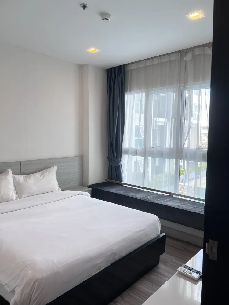 ดีลักซ์ หนึ่งห้องนอน สวีท วิวสระน้ำ ปลอดสูบบุหรี่