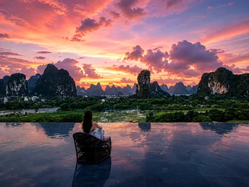 Julong Town Resort Hotel (Yulong River Store, Shili Gallery, Yangshuo)