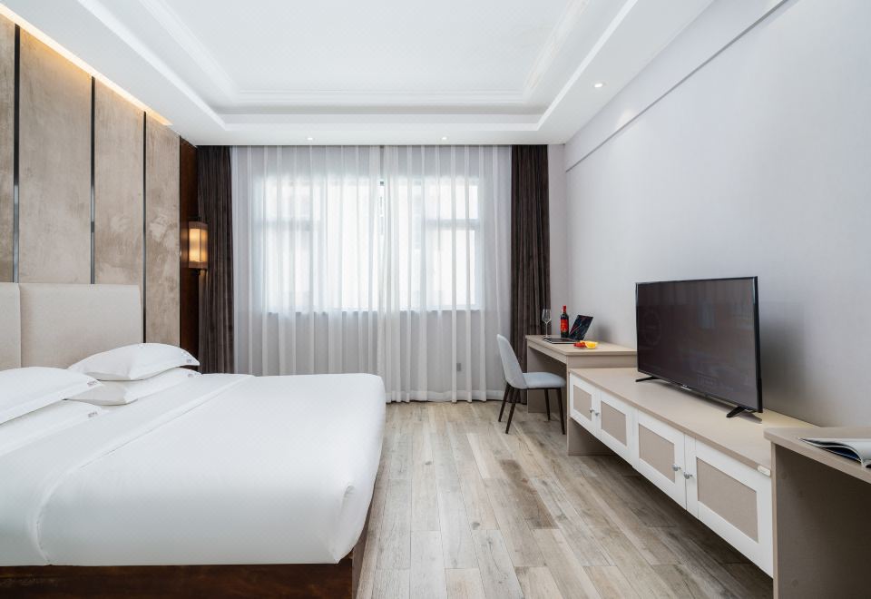 Privilege Queen Room