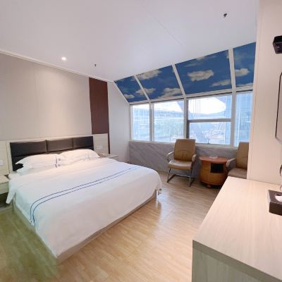 豪華大床房 珠海心怡飯店（拱北口岸高鐵站店）優惠