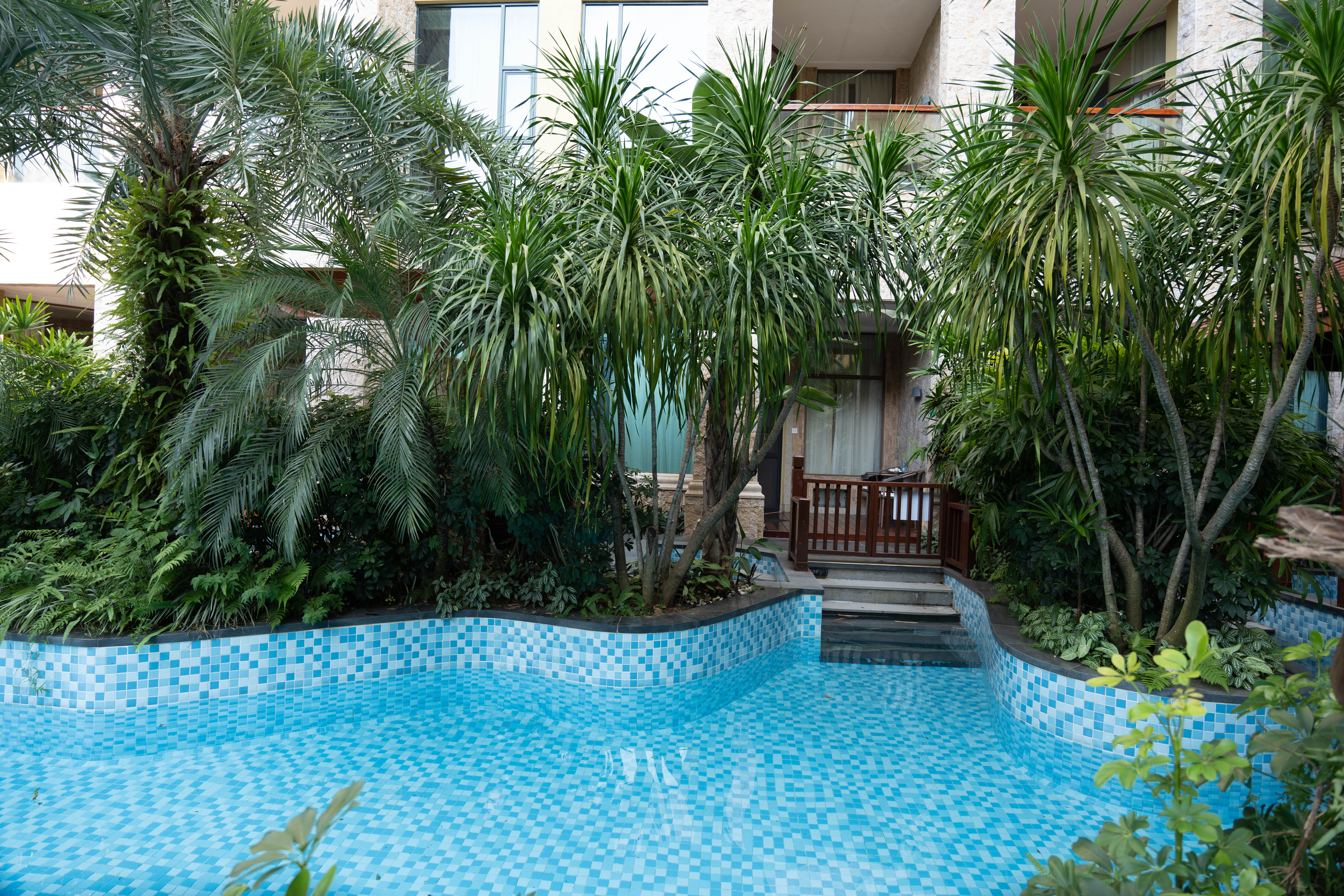 親水溫泉房-私家泡池-連接泳道-獨立浴缸-私家花園