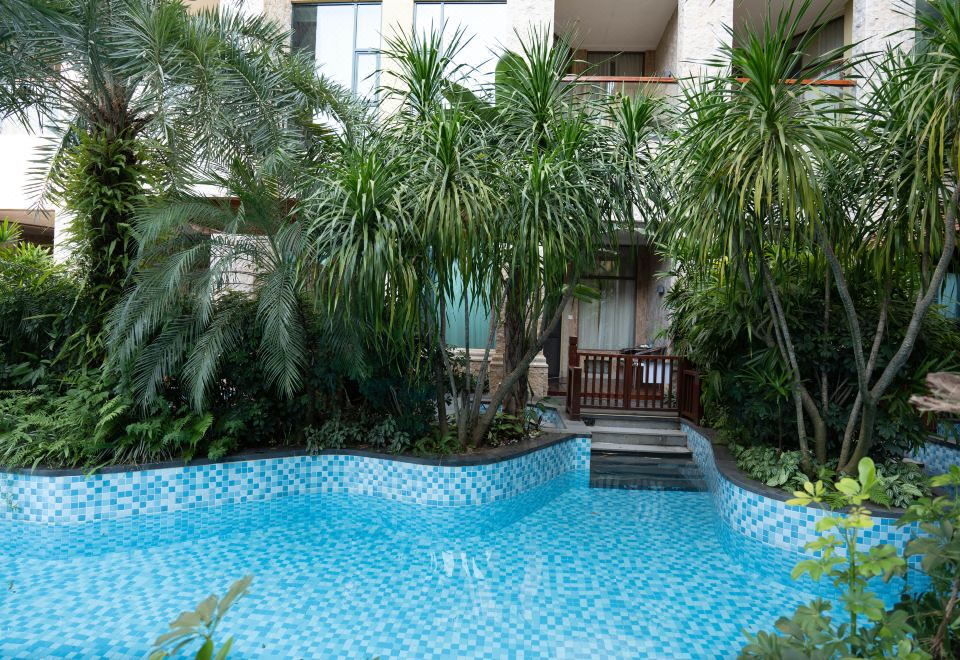 亲水温泉房-私家泡池-连接泳道-独立浴缸-私家花园