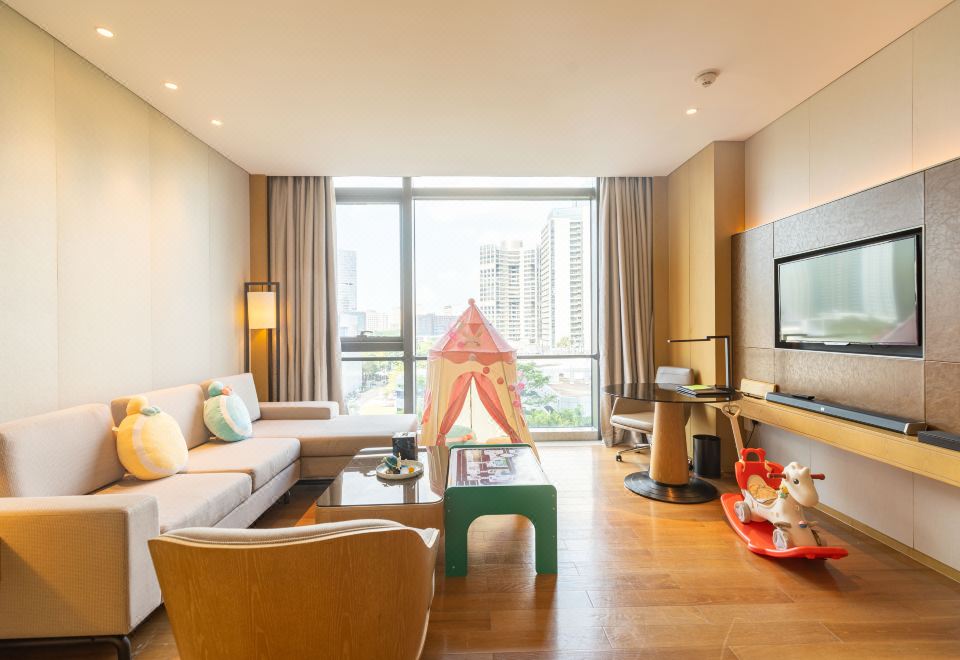 Courtyard Shenzhen BayFamily Suite Cartoon Theme