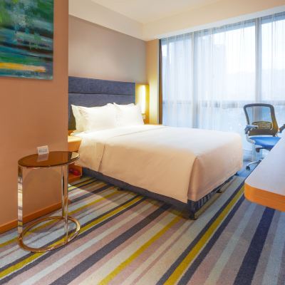 高級大床端頭房 福州泰禾智選假日飯店優惠